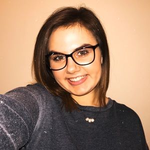 Meet your Posher, Hannah